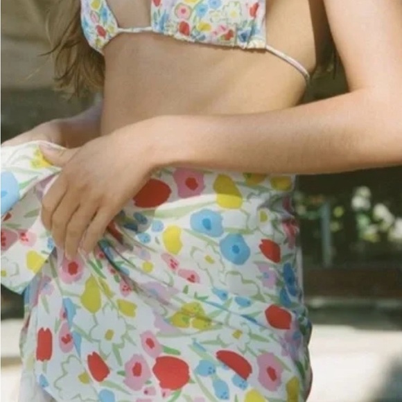 With Jéan Sierra Floral Sarong - Picture 2 of 4